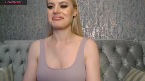 Snapshot of blondiestarxxx chatting on March 2025 08:31:01 PM Helen online show from March 2025 08:31:01 PM