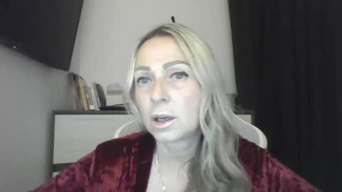 Iren online show from September 2025 07:24:02 PM