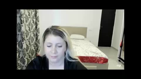 Snapshot of blondysarah chatting on February 2026 02:36:01 PM blondysarah online show from February 2026 02:36:01 PM
