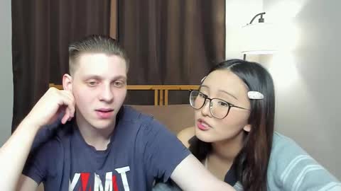 Snapshot of blossomandbee chatting on February 2026 05:05:02 PM Sasha and Maria online show from February 2026 05:05:02 PM