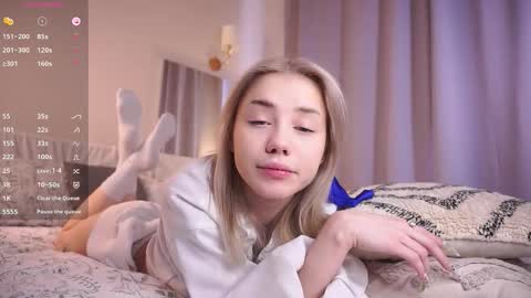 Snapshot of blue_bow chatting on February 2026 05:57:01 AM Adeline online show from February 2026 05:57:01 AM