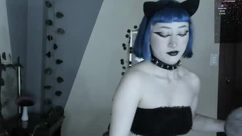sophie  online show from September 2025 03:02:01 PM
