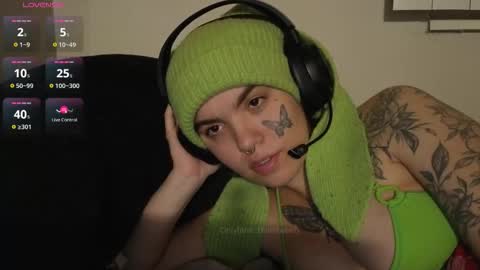 Snapshot of bluedweeb chatting on November 2025 04:51:01 AM Blue online show from November 2025 04:51:01 AM