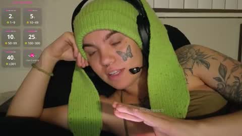 Blue online show from November 2025 05:18:02 AM