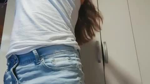 Snapshot of bluee_rose chatting on November 2025 02:33:01 PM rose online show from November 2025 02:33:01 PM