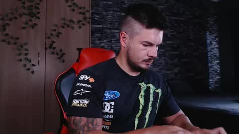 blueeyeboy0 online show from March 2026 12:54:01 PM