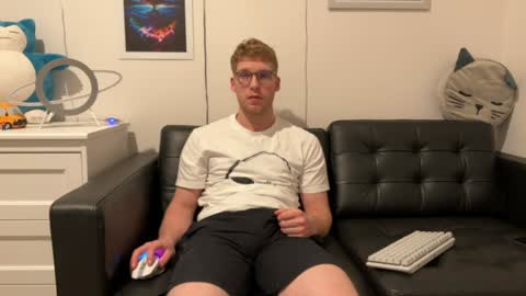 Snapshot of blueeyedtallguy chatting on December 2024 05:07:02 AM blueeyedtallguy online show from December 2024 05:07:02 AM