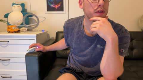 Snapshot of blueeyedtallguy chatting on December 2024 04:10:02 AM blueeyedtallguy online show from December 2024 04:10:02 AM