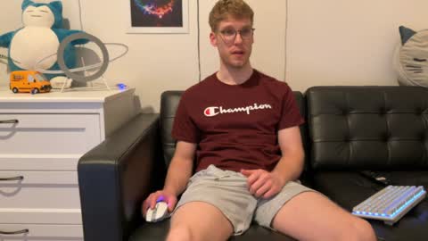 Snapshot of blueeyedtallguy chatting on January 2025 01:42:02 AM blueeyedtallguy online show from January 2025 01:42:02 AM