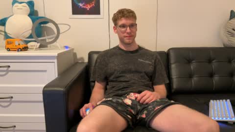 Snapshot of blueeyedtallguy chatting on January 2025 11:41:01 PM blueeyedtallguy online show from January 2025 11:41:01 PM