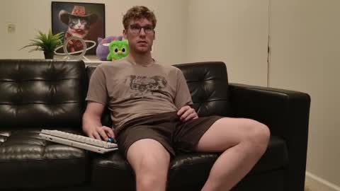 Snapshot of blueeyedtallguy chatting on October 2025 11:03:02 PM blueeyedtallguy online show from October 2025 11:03:02 PM