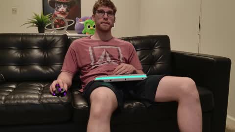 Snapshot of blueeyedtallguy chatting on October 2025 01:58:02 AM blueeyedtallguy online show from October 2025 01:58:02 AM