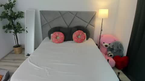 blueeyeslexxxy online show from April 2026 07:17:02 AM