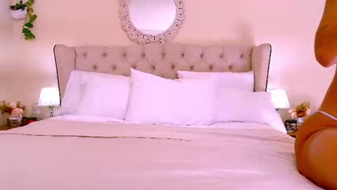 Snapshot of blueflora chatting on July 2026 02:44:01 PM FLORAA online show from July 2026 02:44:01 PM