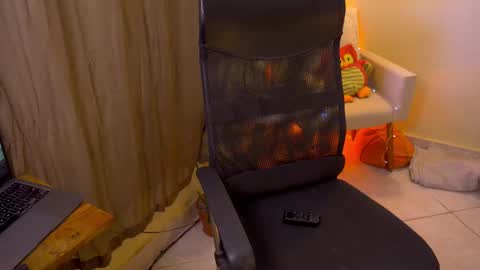 FLORAA online show from October 2025 02:02:02 PM