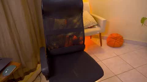 FLORAA online show from November 2025 09:17:02 AM