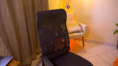 FLORAA online show from December 2025 02:01:01 PM