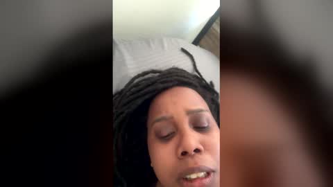 Snapshot of bluerosex1 chatting on April 2026 08:32:02 PM bluerosex1 online show from April 2026 08:32:02 PM