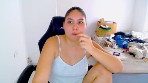  Hey guysI am BrendaWelcome my room online show from December 2025 08:07:02 PM