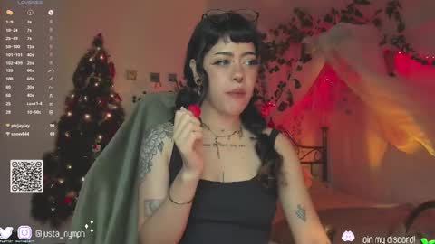 Snapshot of blushing_nymph chatting on December 2024 04:12:02 AM Im Nym Justa nymph on twitter and IG online show from December 2024 04:12:02 AM