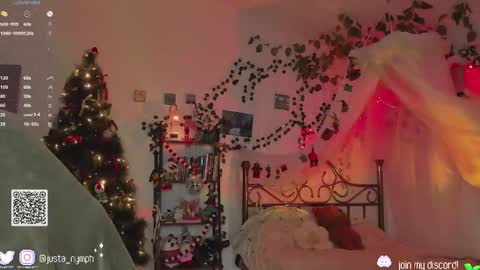 Snapshot of blushing_nymph chatting on December 2024 01:58:02 AM Im Nym Justa nymph on twitter and IG online show from December 2024 01:58:02 AM