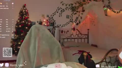 Snapshot of blushing_nymph chatting on December 2024 06:46:02 AM Im Nym Justa nymph on twitter and IG online show from December 2024 06:46:02 AM