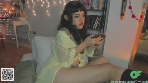 Snapshot of blushing_nymph chatting on February 2025 04:57:01 AM Im Nym Justa nymph on twitter and IG online show from February 2025 04:57:01 AM