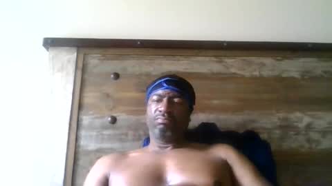 bluuthunder1914 online show from June 2026 05:45:01 PM