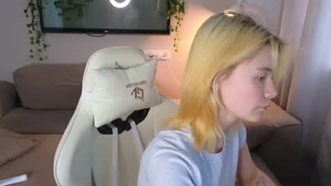 Alice and David online show from July 2026 02:05:17 AM