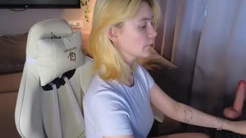 Alice and David online show from July 2026 11:07:01 PM
