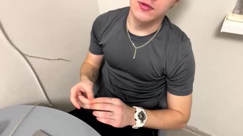 Snapshot of bob_bucks chatting on February 2026 10:21:01 PM bob_bucks online show from February 2026 10:21:01 PM