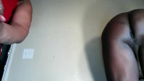 Snapshot of bobbiebone chatting on February 2025 12:54:01 PM bobbiebone and company online show from February 2025 12:54:01 PM