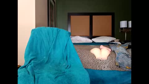 Snapshot of bobbiebone chatting on February 2026 05:06:02 PM bobbiebone and company online show from February 2026 05:06:02 PM