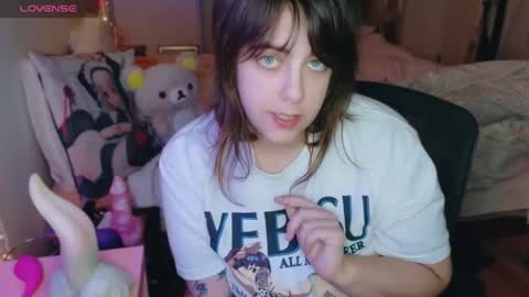 Snapshot of bobbivalentine chatting on November 2025 08:57:02 AM Bobbi Valentine online show from November 2025 08:57:02 AM