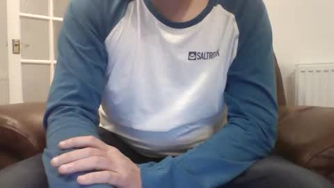 bobby_113 online show from April 2026 07:58:02 PM