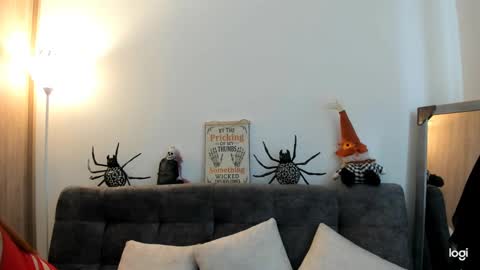 Bombom  online show from October 2025 02:26:01 PM