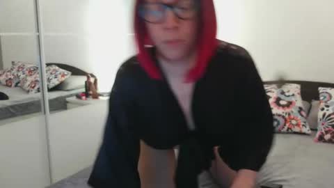 Snapshot of bonbonsitos_69 chatting on February 2026 07:12:02 PM Lucy online show from February 2026 07:12:02 PM