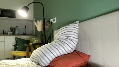 Snapshot of bonjourlabelle chatting on November 2025 07:57:02 PM Mary 3 live time content 18 online show from November 2025 07:57:02 PM