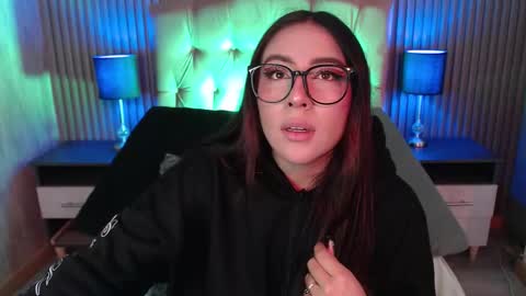 bonnali_lune online show from January 2026 04:18:01 AM