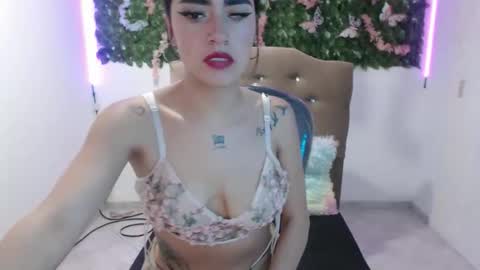 Snapshot of bonnie_blue_18 chatting on November 2025 02:17:01 PM Bonnie online show from November 2025 02:17:01 PM