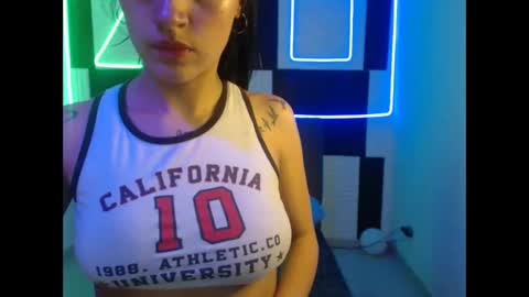 Snapshot of bonnie_blue_18 chatting on November 2025 02:31:02 PM Bonnie online show from November 2025 02:31:02 PM