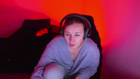 Bonnie Help me reach 500 likes online show from April 2026 09:40:02 PM