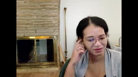 Snapshot of bonvivantb chatting on October 2025 01:23:02 PM Queen Bon Vivantt online show from October 2025 01:23:02 PM
