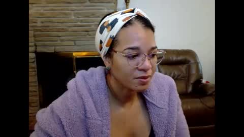 Snapshot of bonvivantb chatting on October 2025 01:36:03 PM Queen Bon Vivantt online show from October 2025 01:36:03 PM