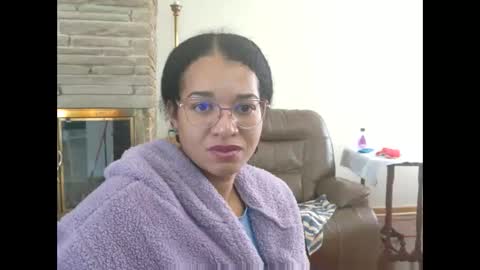 Snapshot of bonvivantb chatting on December 2025 03:06:01 PM Queen Bon Vivantt online show from December 2025 03:06:01 PM