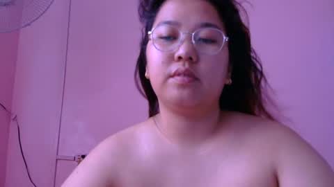 Snapshot of boobsiemarie chatting on July 2026 02:16:01 AM MommyMarie-Singlemom of 2. online show from July 2026 02:16:01 AM