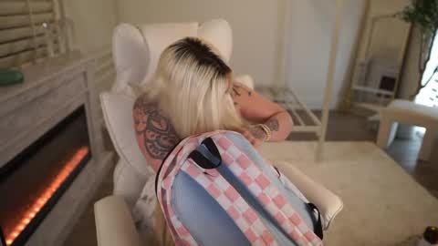 Miley online show from February 2025 04:25:02 AM