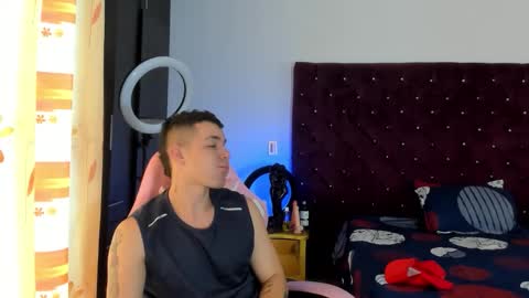 booyhott_ online show from November 2025 06:54:01 PM