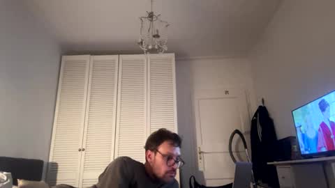 Snapshot of booyyy12 chatting on February 2026 04:43:02 AM BoYYYOOO online show from February 2026 04:43:02 AM