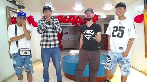 Snapshot of boschcz chatting on January 2025 04:05:01 AM THOMAS AND DAMIAND online show from January 2025 04:05:01 AM